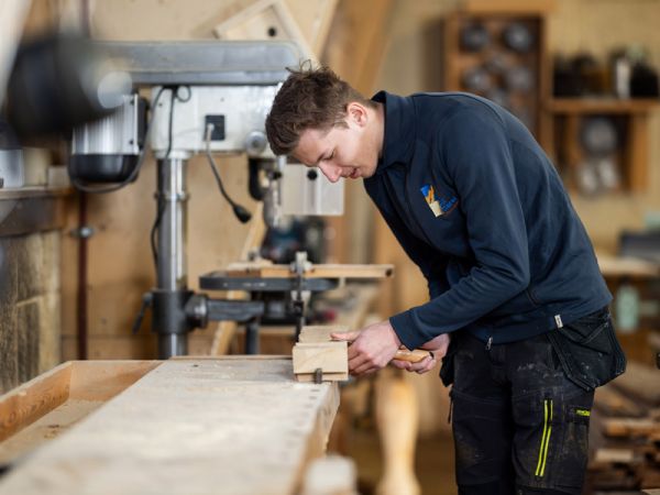 Holzbau_Mitterer_Zimmerei-Techniker-Lehrling4.jpg