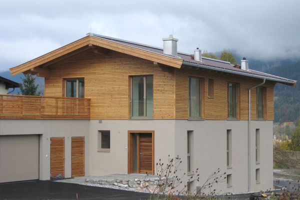 Einfamilienhaus mit Lärchenrhombus-Schalung