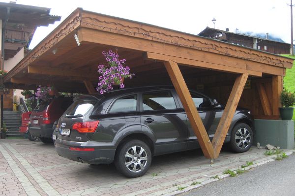 Carport mit mehreren Stellplätzen